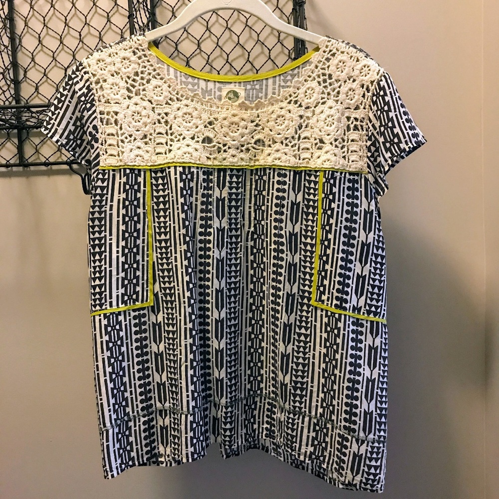 Anthroplogie Tiny Geometric Print with Lace Detail